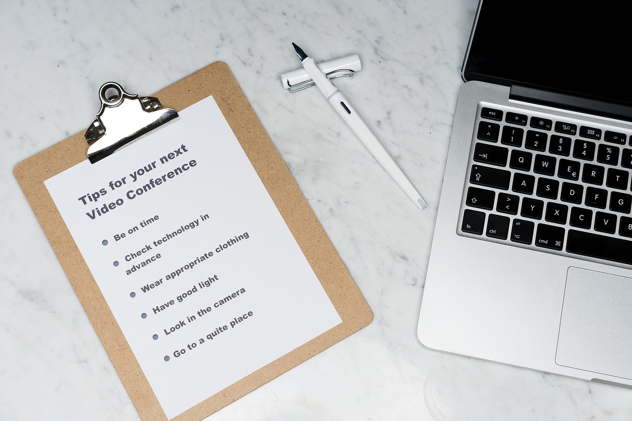 无需实名流量卡：紫秀直播app详情下载教程